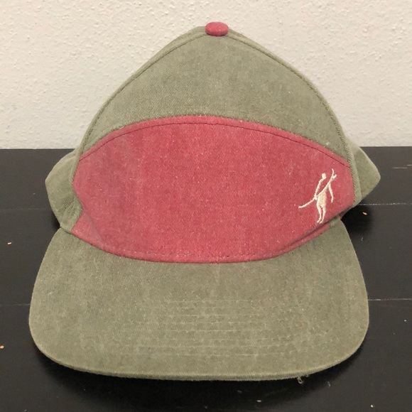 toes on the nose hat